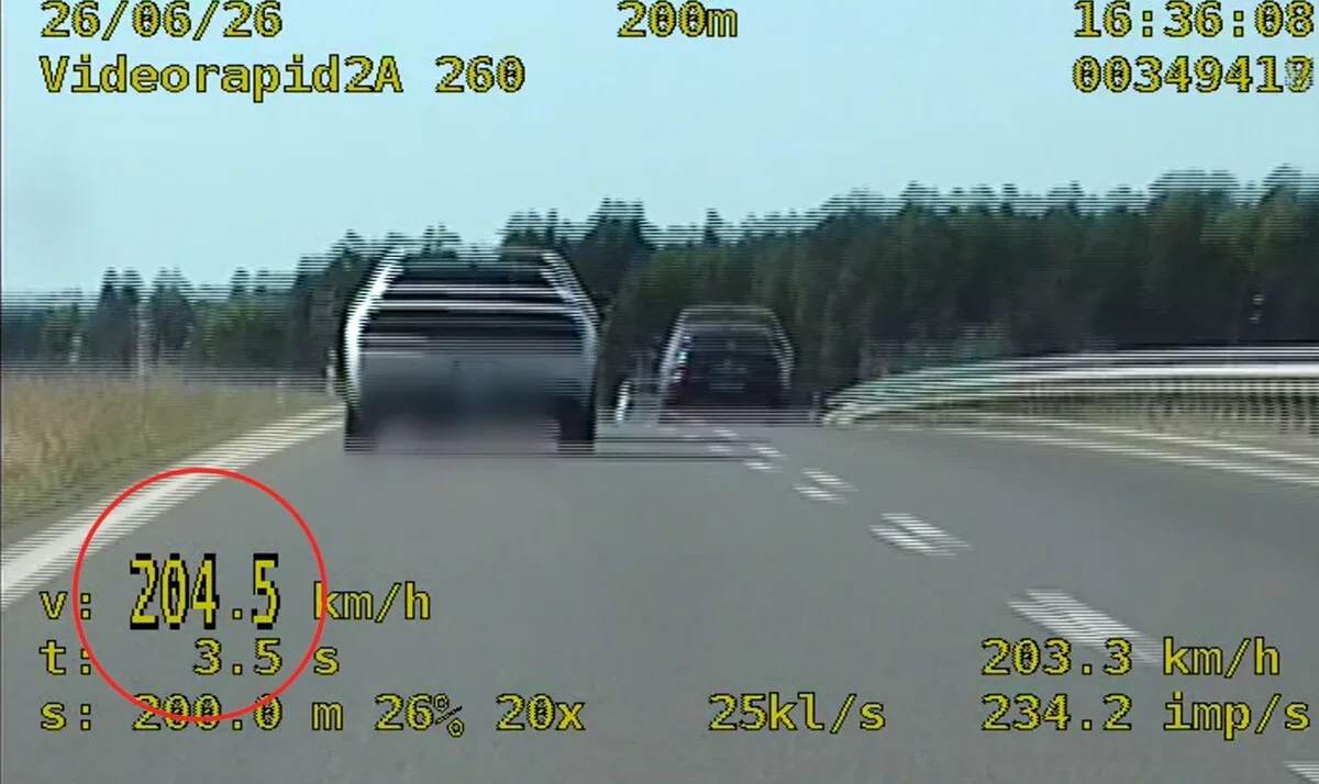 Policjanci zatrzymali kierowcę pędzącego 204 km/h na S5