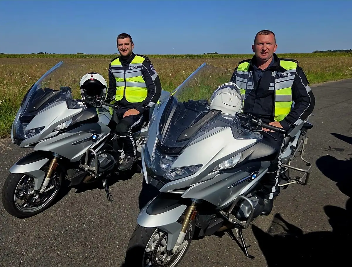Legniccy policjanci doskonalą umiejętności motocyklowe na torze w Bednarach