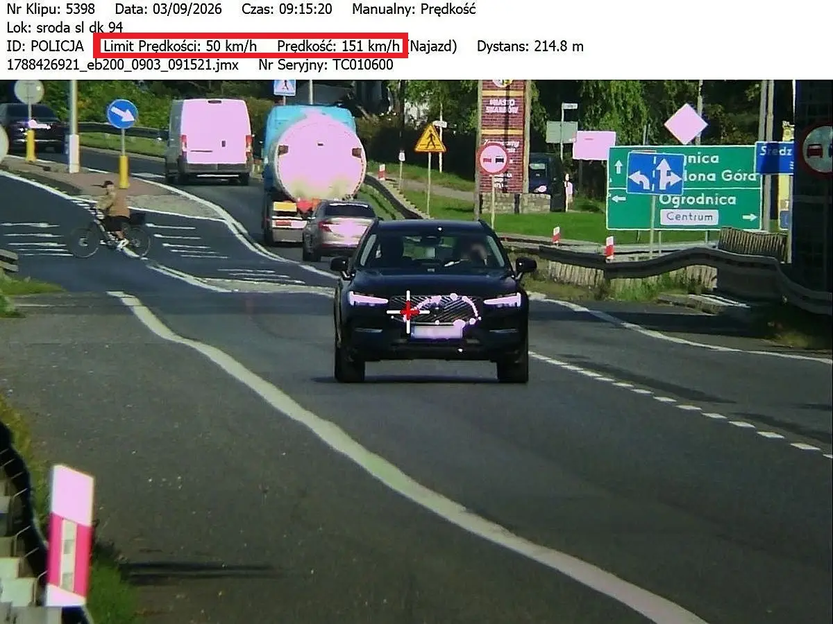 Mężczyzna złapany na prędkości 151 km/h w obszarze zabudowanym stracił prawo jazdy