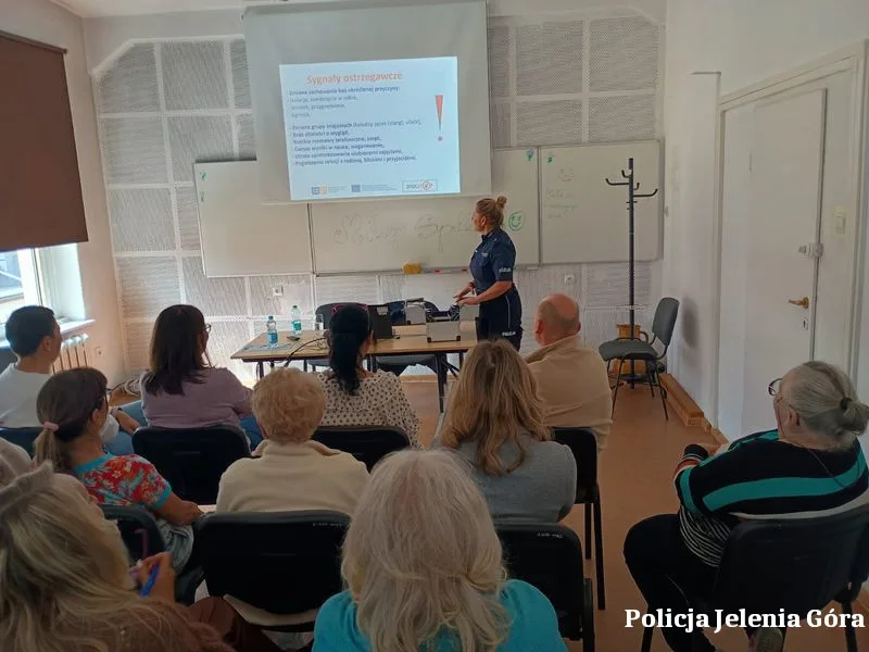 Edukacyjne spotkanie w Publicznej Poradni Psychologiczno-Pedagogicznej w Jeleniej Górze w ramach projektu „Drugstop”