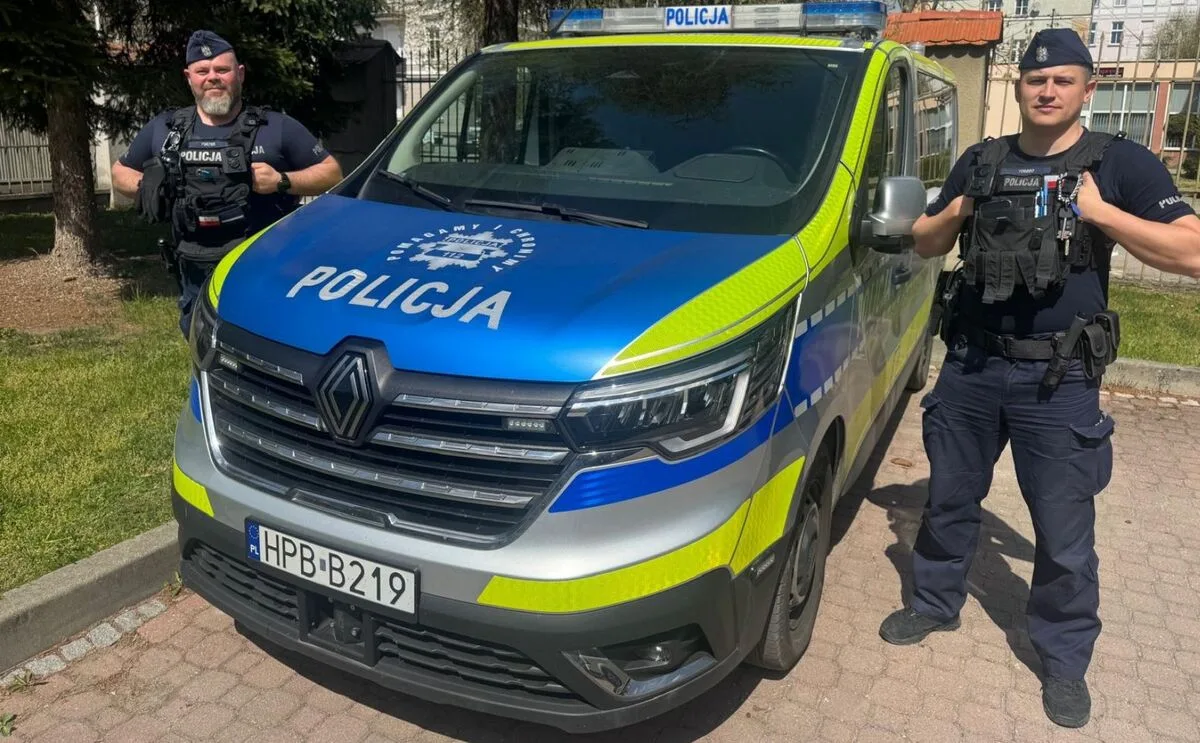 Policjanci z Kłodzka wykazali się odwagą, ratując starszego mężczyznę