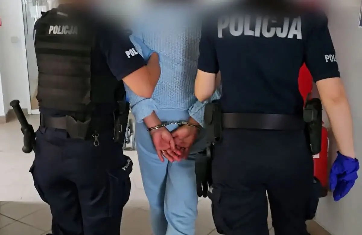 Zatrzymano kobietę za przywłaszczenie plecaka z dokumentami i gotówką
