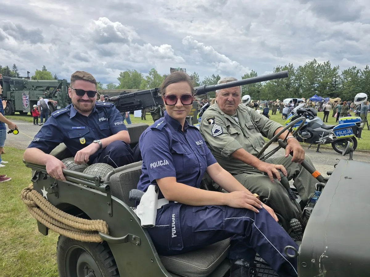 Policjanci podczas wydarzenia „Rekon 2026” – edukacja i prezentacja sprzętu