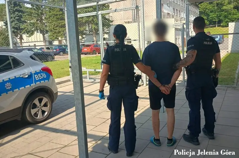 Jeleniogórska policja odzyskała skradzionego Opla, 21-latek przyznał się do kradzieży