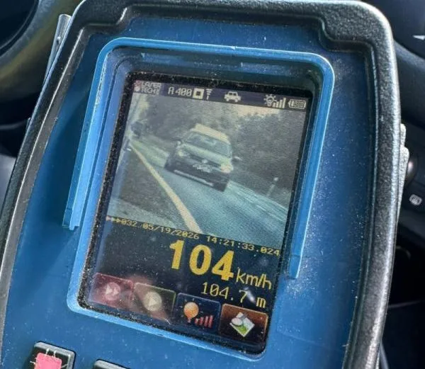 Kierująca straciła prawo jazdy za przekroczenie prędkości o 54 km/h poza obszarem zabudowanym