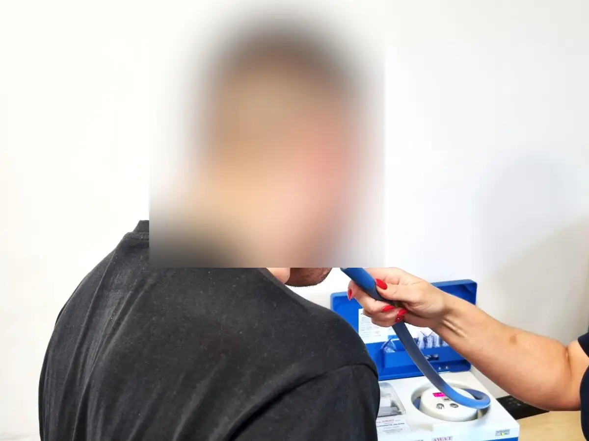 Nietrzeźwy kierowca bez uprawnień spowodował kolizję drogową