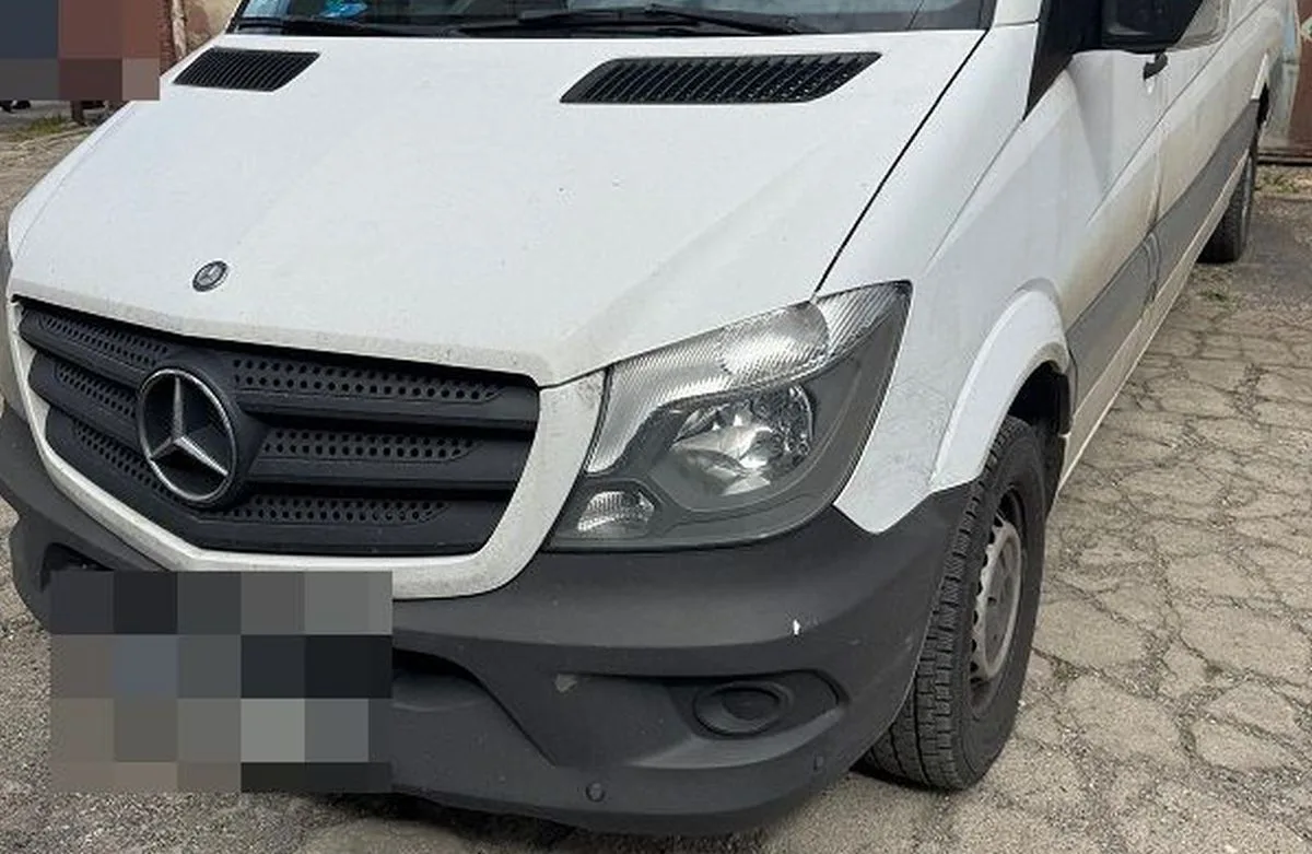 Legnicka policja skutecznie zatrzymała sprawcę włamania i kradzieży samochodu