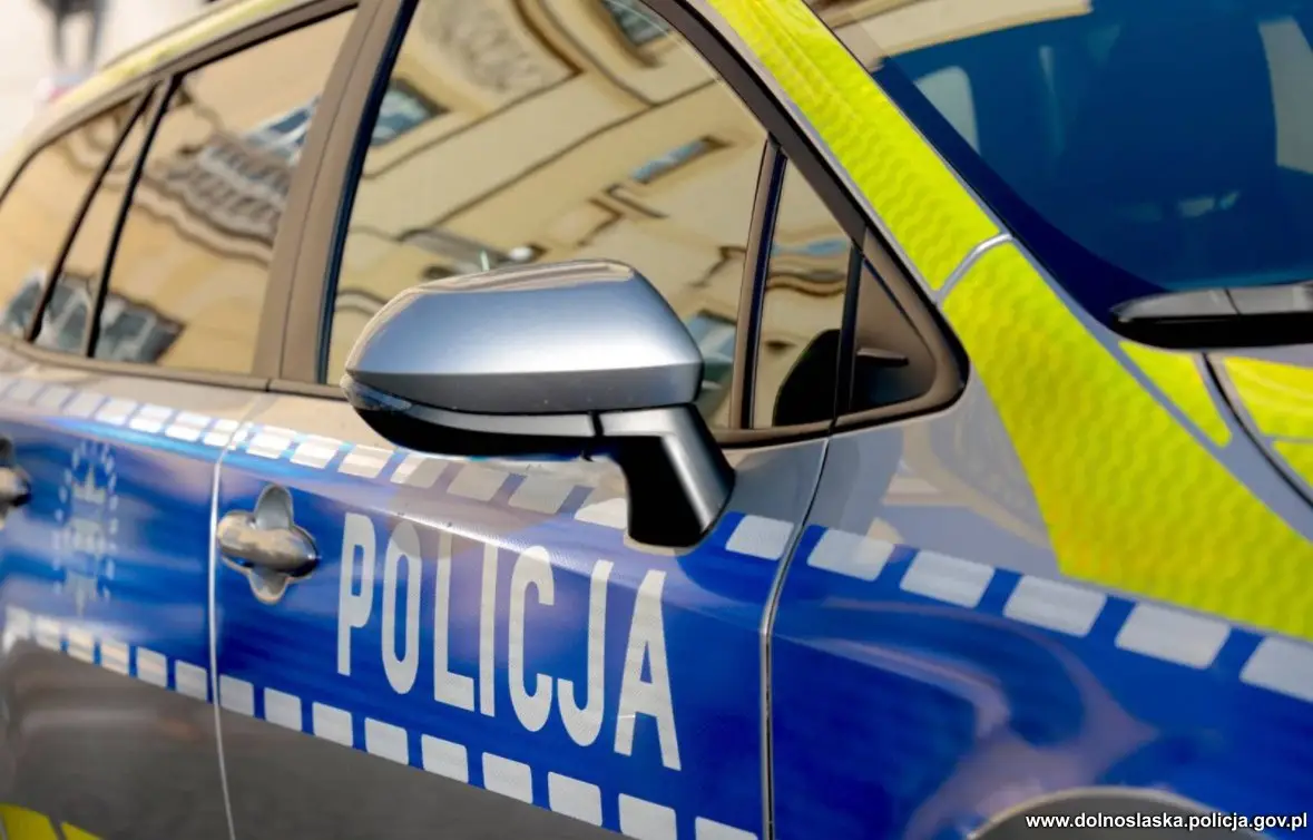 Interwencja policjantów z Oleśnicy w sprawie nastolatki w kryzysie emocjonalnym