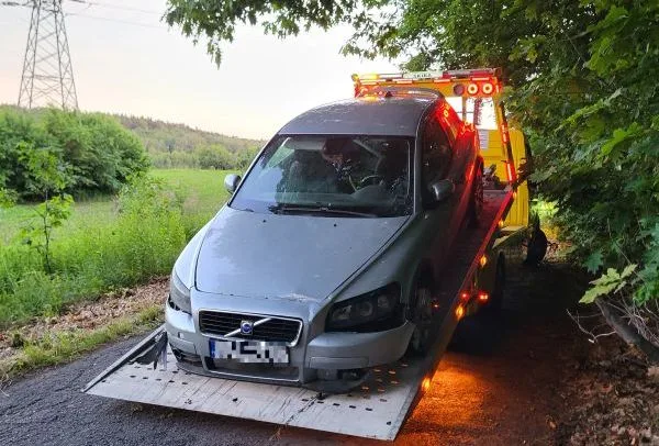 Mężczyzna uciekał przed policją i wpadł do rowu. 23-latek stanie przed sądem za liczne przestępstwa