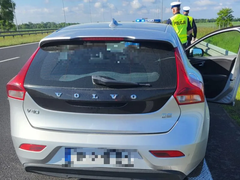 Reakcja policjantów i czujność kierowcy uratowały życie na S5
