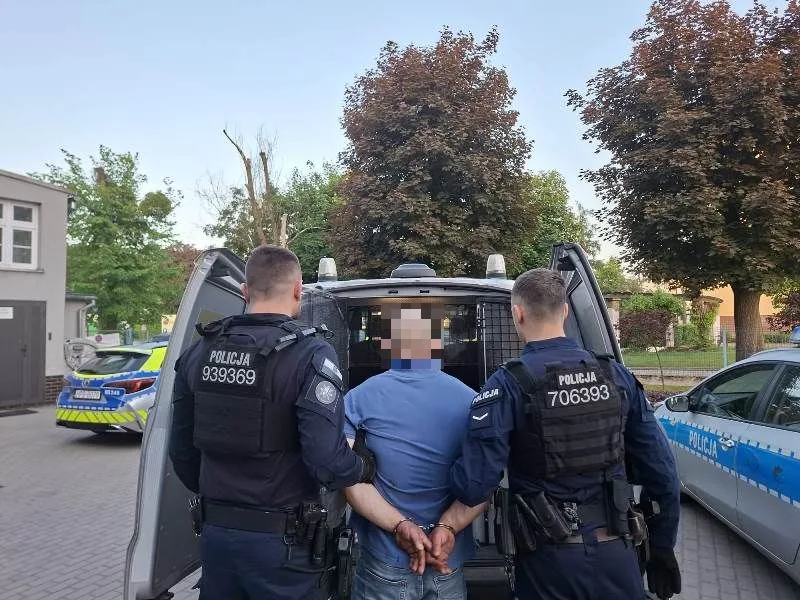 Mężczyzna aresztowany po uszkodzeniu samochodu i grożeniu właścicielce
