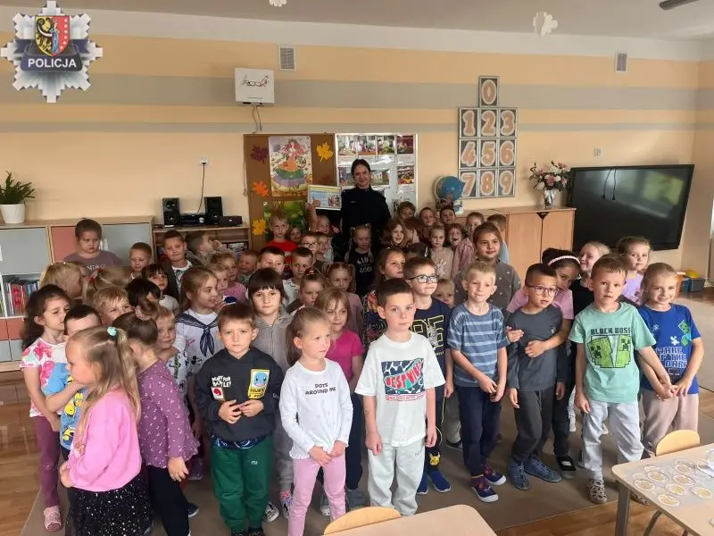 Dzielnicowi z Polkowic edukują przedszkolaków w zakresie bezpieczeństwa