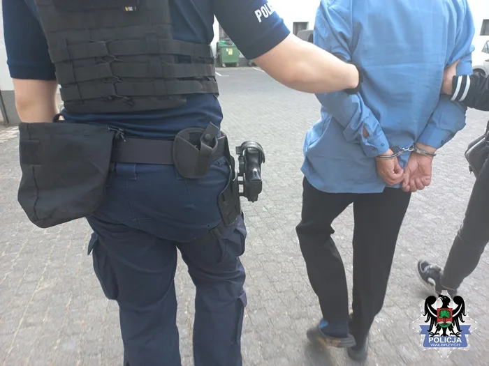 Mężczyzna aresztowany za kradzież elementów oznakowania taksówek