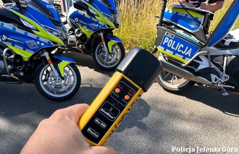 Nietrzeźwa kierująca BMW z zakazem sądowym przewoziła dziecko