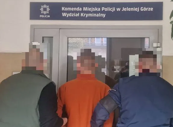 Zatrzymanie mężczyzny podejrzanego o kradzież złotej biżuterii w Jeleniej Górze