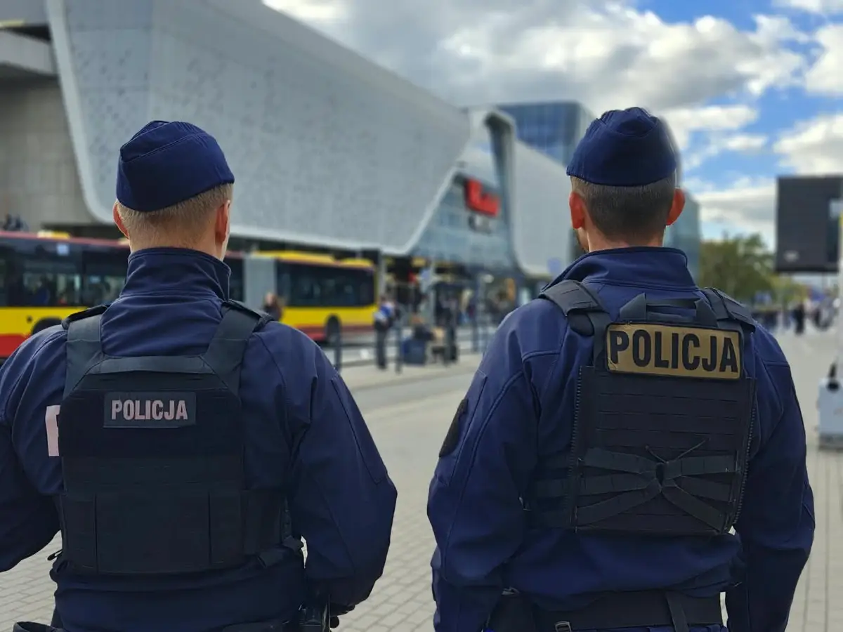 Interwencja Policji i Straży Ochrony Kolei ratuje życie mężczyzny