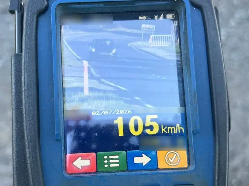 24-latek zatrzymany za przekroczenie prędkości w obszarze zabudowanym na 105 km/h, utrata prawa jazdy na trzy miesiące