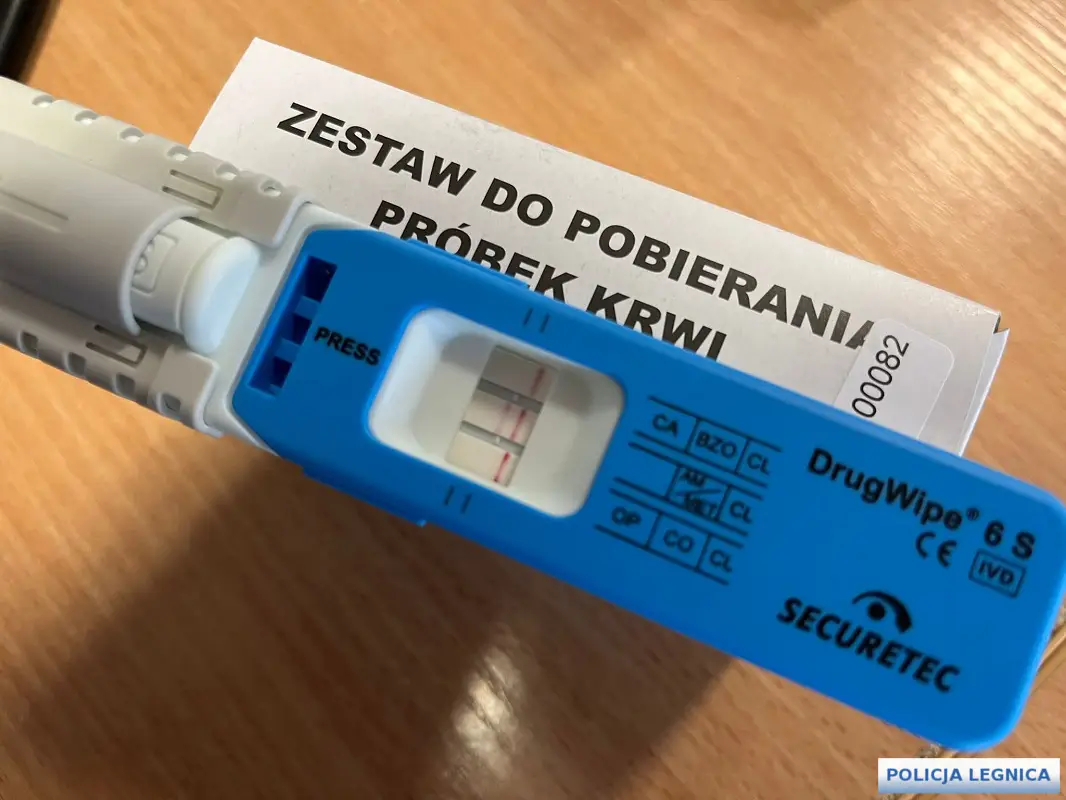 Kierowca busa zatrzymany po podejrzeniu jazdy pod wpływem narkotyków w pobliżu pielgrzymów
